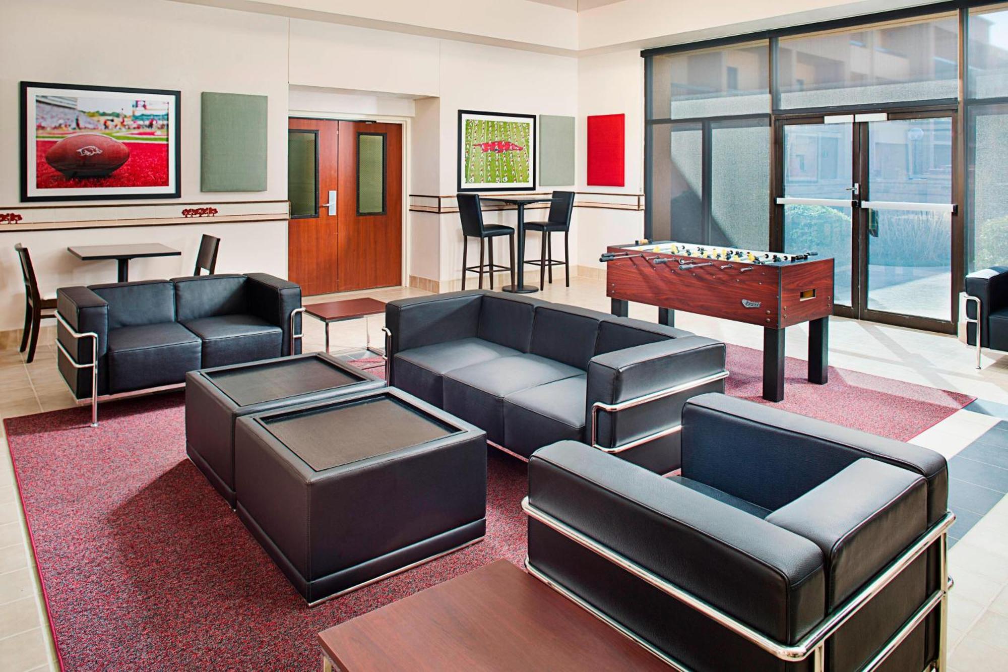 Courtyard By Marriott Little Rock West Hotel Exterior photo